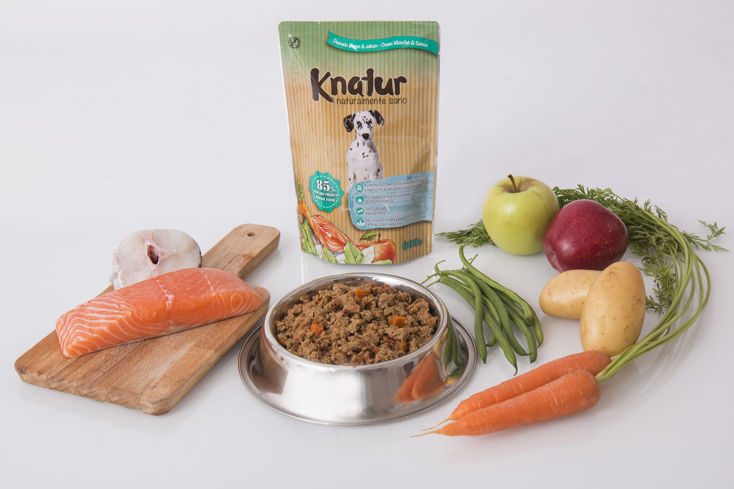 Knatur Pescado, la nueva variedad de alimentos para perros sana y natural, con un 85% de pescado fresco