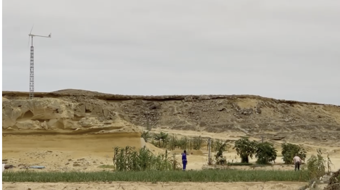Una zona de cultivo en mitad del desierto es posible gracias al viento